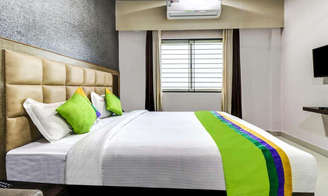 Treebo Sahara Suites 750 M From St Johns Medical College And Hospital Bangalore Exterior photo